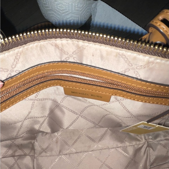 Michael Kors Logo Sullivan Convertible Top Zip Tote - Picture 4 of 5